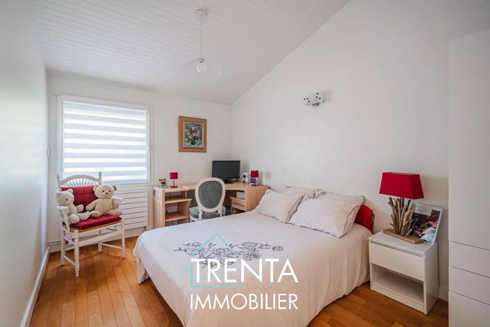 Image No.12-4 Bed House for sale