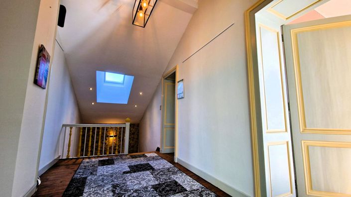 Image No.10-5 Bed House for sale