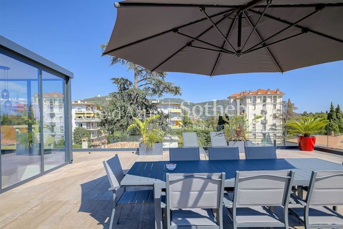 Image No.1-5 Bed Property for sale