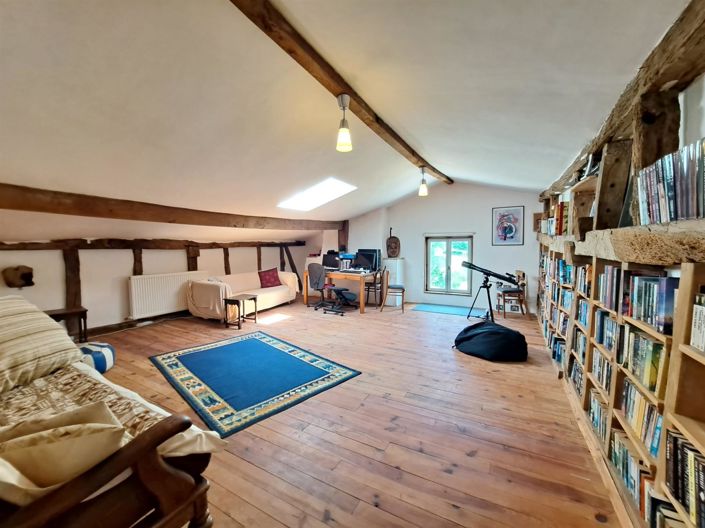 Image No.10-11 Bed House for sale