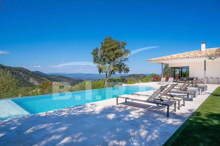 Image No.1-5 Bed House for sale