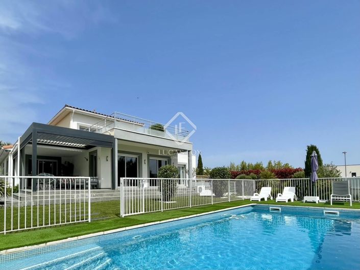Image No.1-3 Bed House for sale