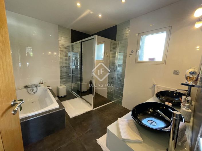 Image No.16-3 Bed House for sale