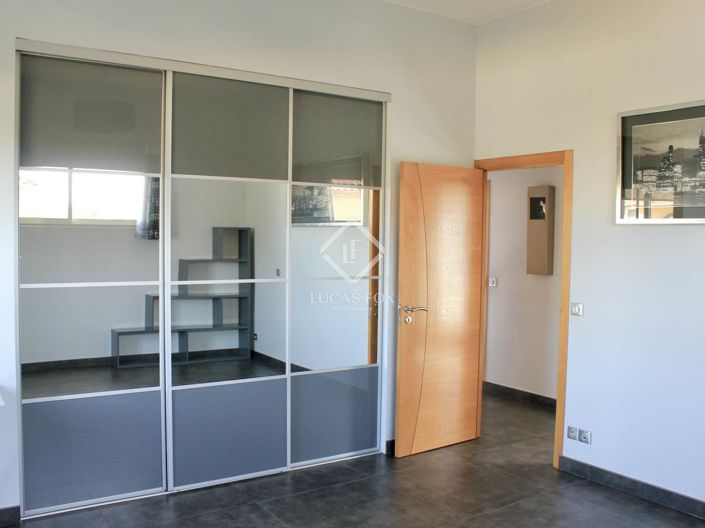 Image No.17-3 Bed House for sale