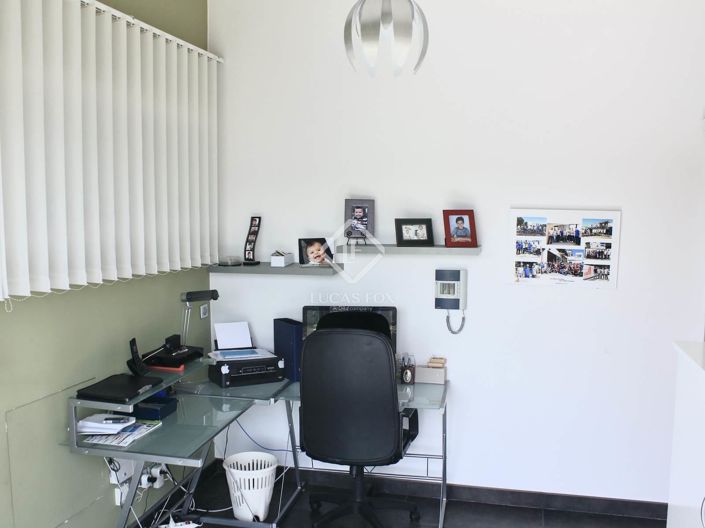 Image No.18-3 Bed House for sale