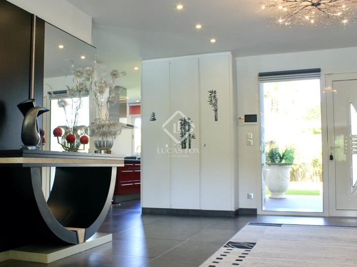 Image No.8-3 Bed House for sale