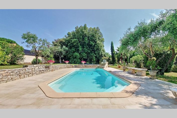 Image No.1-4 Bed House for sale