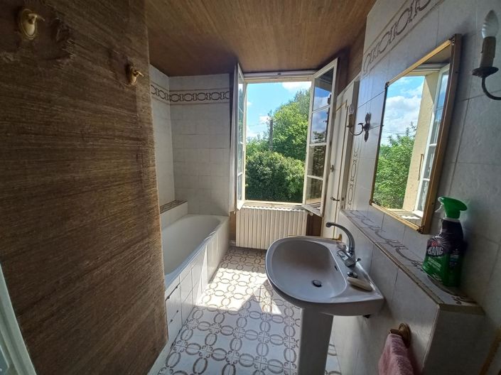 Image No.18-4 Bed House for sale