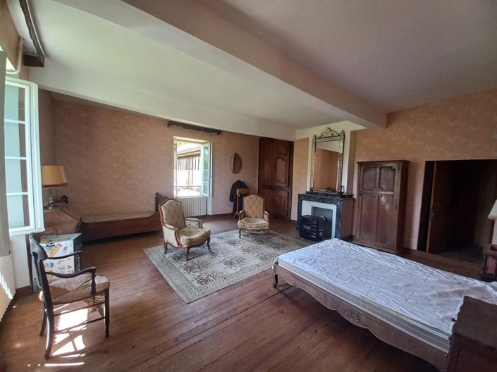 Image No.2-4 Bed House for sale