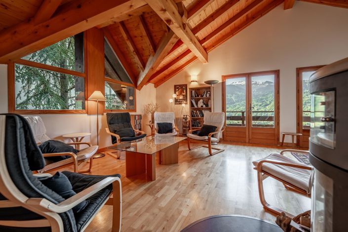 Image No.1-4 Bed House for sale