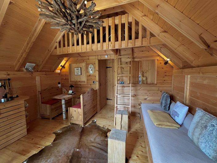 Image No.5-8 Bed House for sale