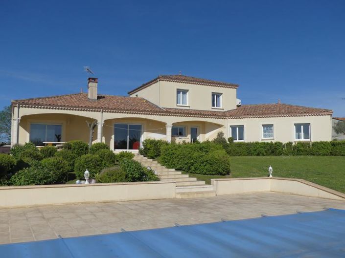 Image No.1-4 Bed House for sale