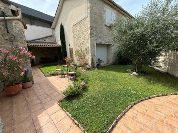 Maison de 5 chambres à vendre à Aigre