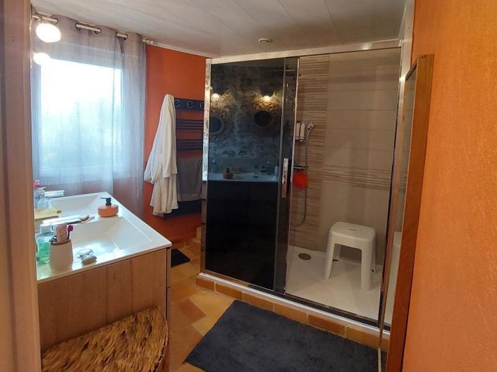 Image No.7-Maison de 5 chambres à vendre à Aigre