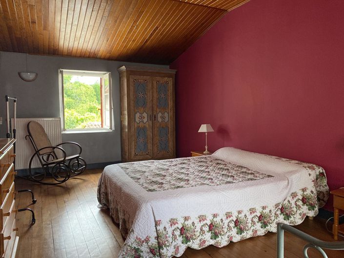 Image No.11-8 Bed House for sale