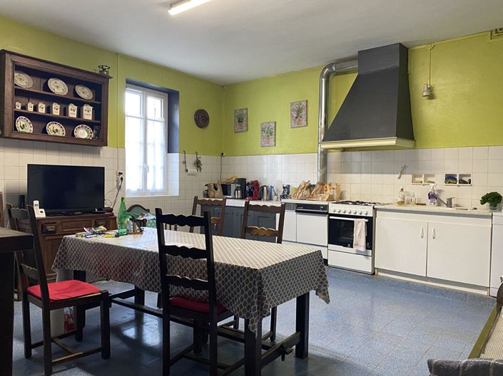 Image No.3-8 Bed House for sale