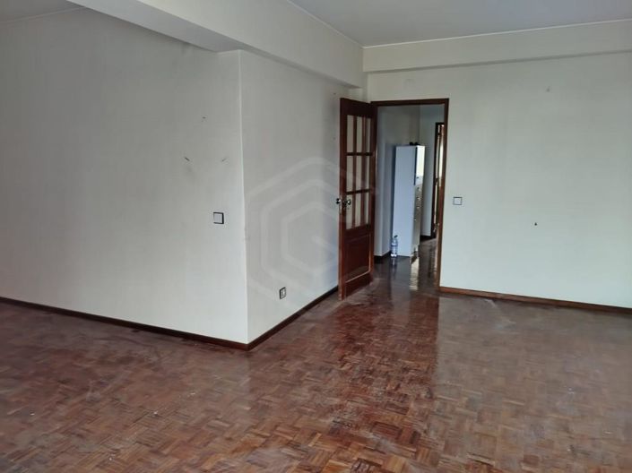 Image No.18-3 Bed Apartment for sale