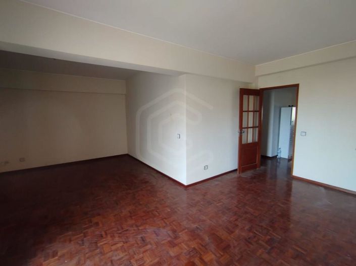 Image No.22-3 Bed Apartment for sale