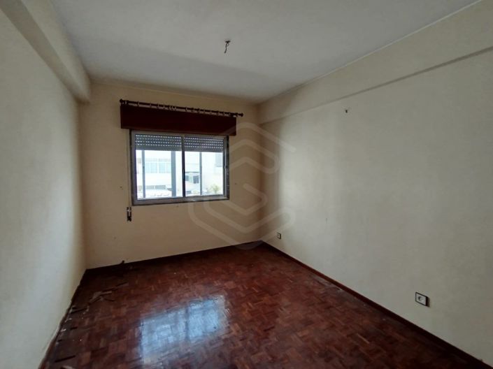 Image No.24-3 Bed Apartment for sale