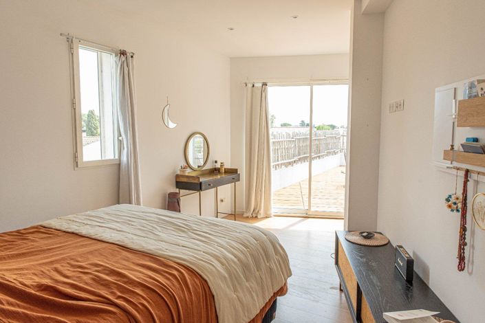 Image No.12-4 Bed House for sale