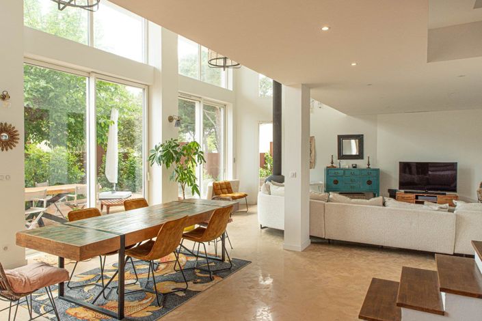 Image No.3-4 Bed House for sale