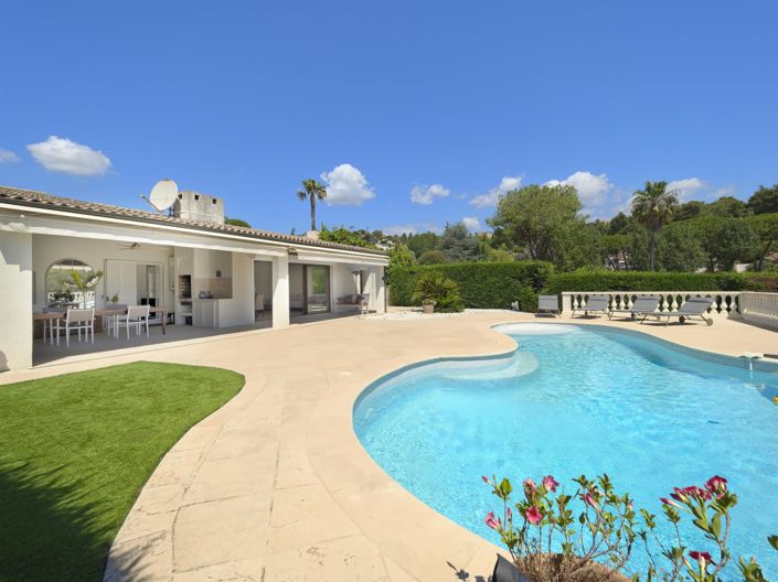 Image No.1-4 Bed House for sale