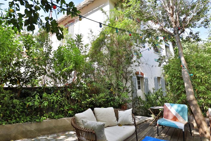 Image No.1-4 Bed House for sale