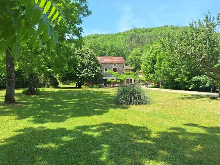 Image No.2-6 Bed House for sale