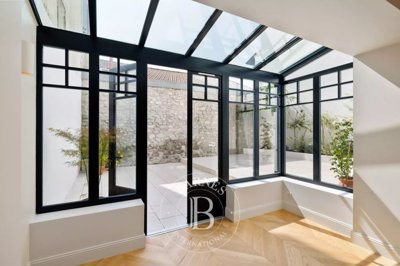 1 - Biarritz, House