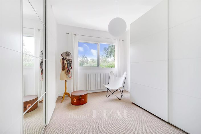 Image No.16-6 Bed House for sale