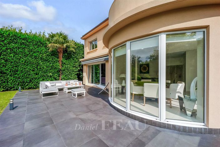 Image No.5-6 Bed House for sale