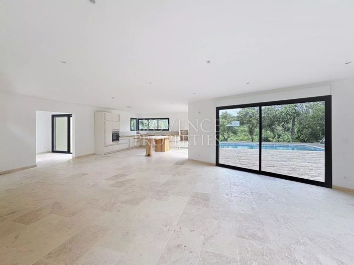 Image No.7-Maison de 4 chambres à vendre à Châteauvert