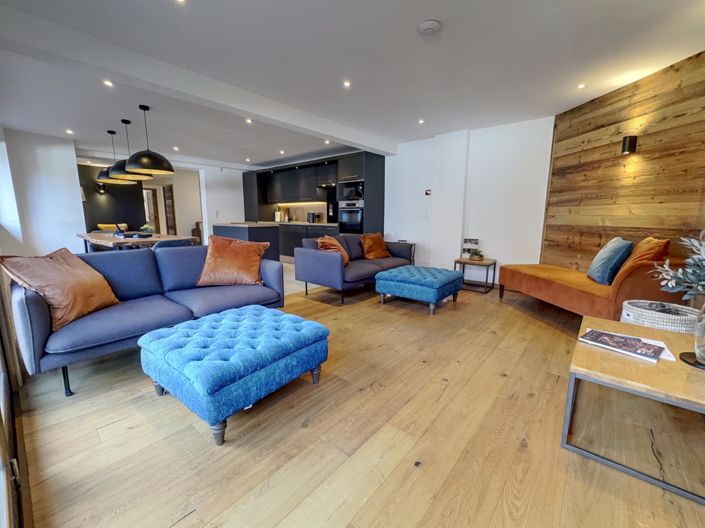 Image No.1-5 Bed Apartment for sale