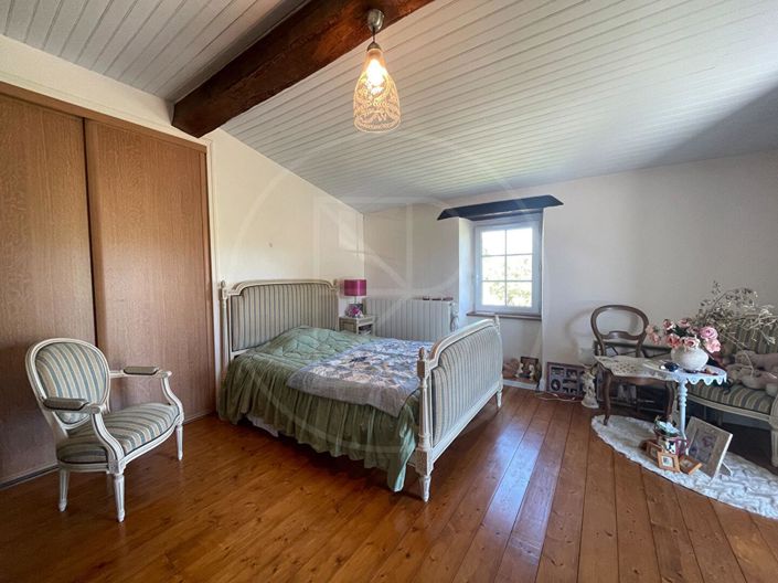 Image No.12-5 Bed House for sale