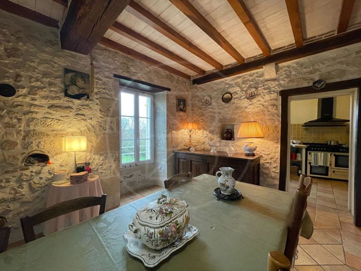 Image No.6-5 Bed House for sale