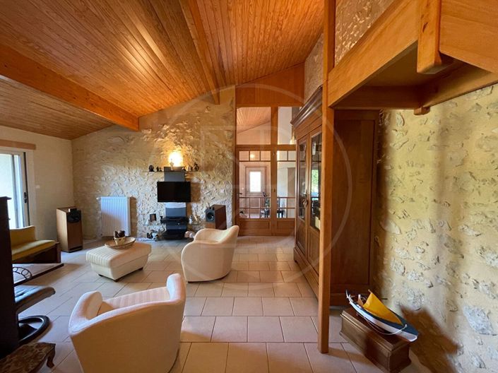 Image No.10-2 Bed House for sale