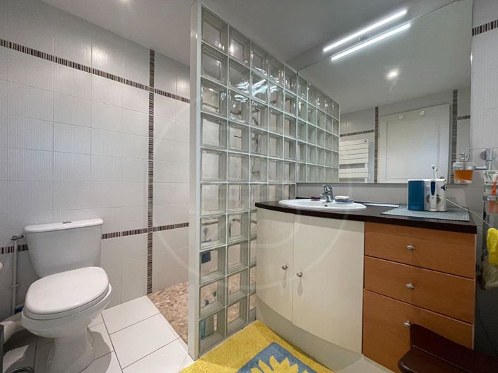 Image No.13-2 Bed House for sale