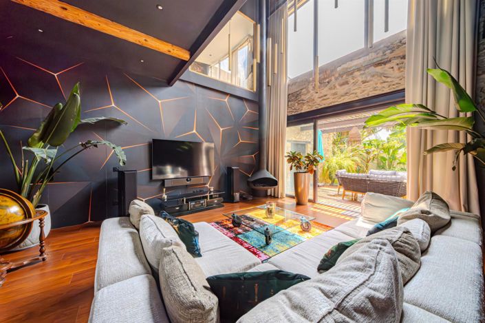 Image No.1-3 Bed House for sale