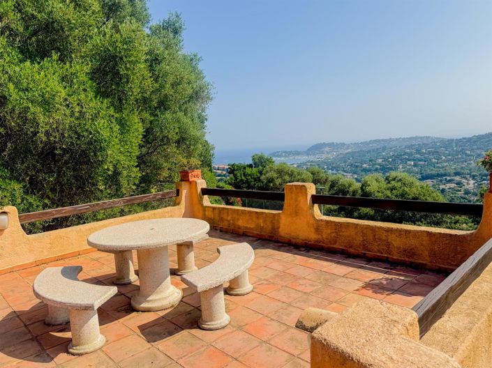 Image No.2-4 Bed House for sale