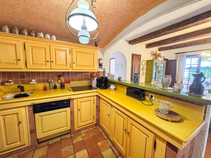 Image No.8-4 Bed House for sale