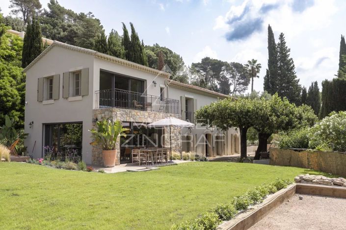 Image No.1-4 Bed House for sale