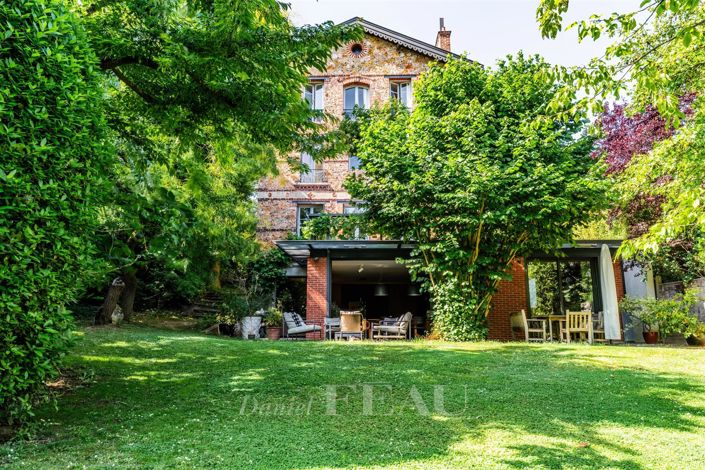 Image No.1-6 Bed House for sale