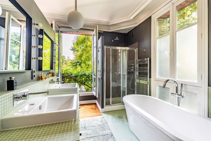 Image No.13-6 Bed House for sale