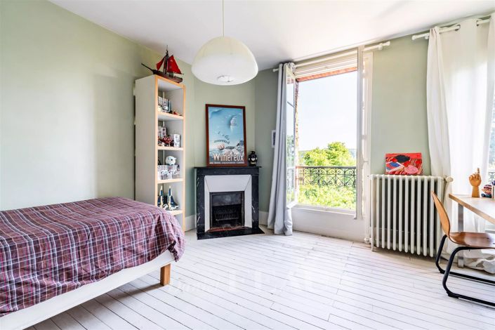 Image No.18-6 Bed House for sale