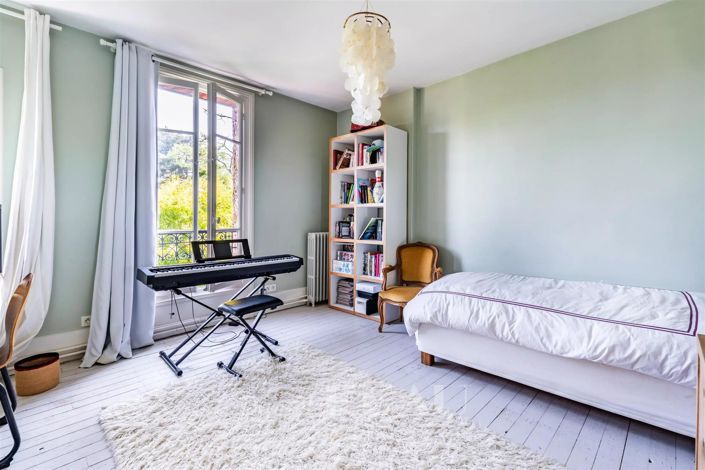 Image No.19-6 Bed House for sale