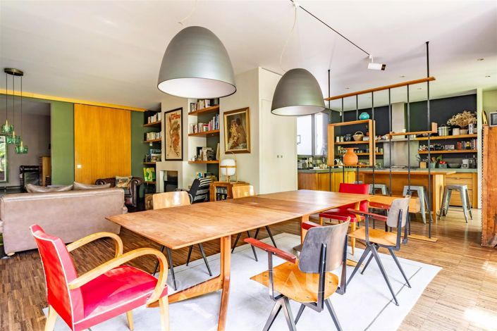 Image No.6-6 Bed House for sale