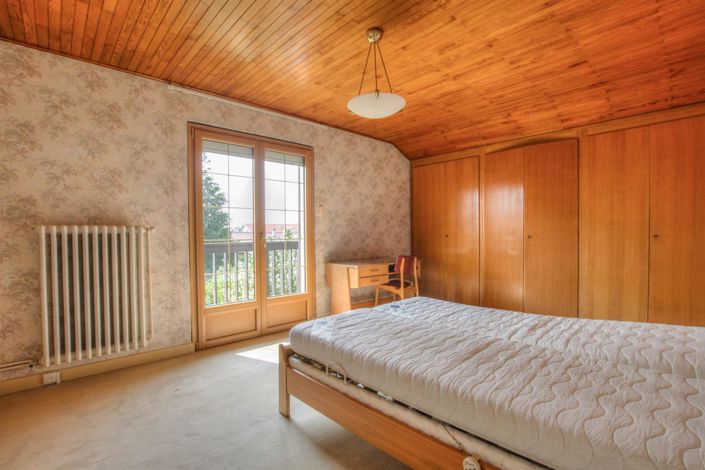 Image No.10-4 Bed House for sale