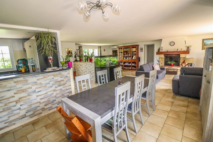 Image No.11-3 Bed House for sale