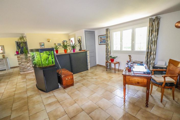 Image No.12-3 Bed House for sale