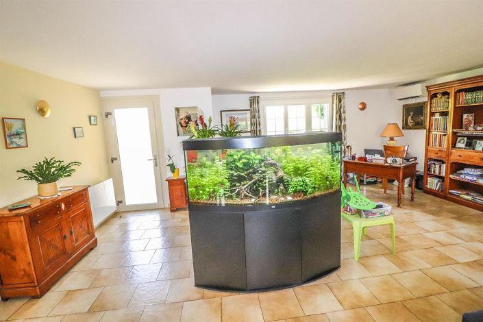 Image No.24-3 Bed House for sale